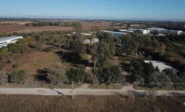 2 GALPONES EN VENTA - ESCRITURA - SANTA ROSA AL 100 - QUINTAS DE FERREYRA