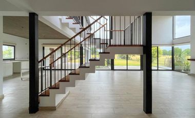 Casa de 3 dormitorios con pileta vista al golf