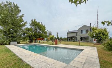 Casa de 3 dormitorios con pileta vista al golf