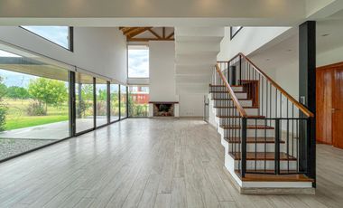 Casa de 3 dormitorios con pileta vista al golf