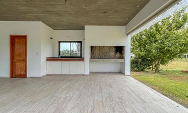 Casa de 3 dormitorios con pileta vista al golf