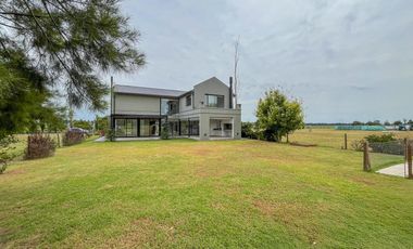 Casa de 3 dormitorios con pileta vista al golf