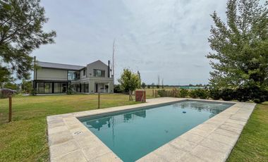 Casa de 3 dormitorios con pileta vista al golf