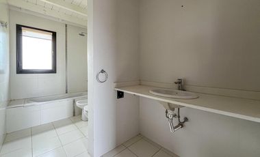 Casa de 3 dormitorios con pileta vista al golf