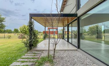 Casa de 3 dormitorios con pileta vista al golf