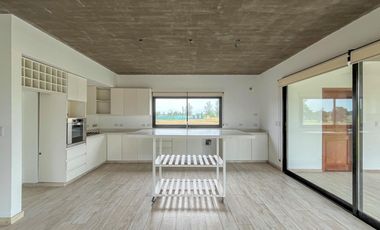 Casa de 3 dormitorios con pileta vista al golf