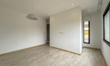 Casa de 3 dormitorios con pileta vista al golf