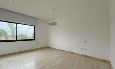 Casa de 3 dormitorios con pileta vista al golf