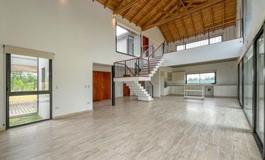 Casa de 3 dormitorios con pileta vista al golf