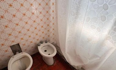 Casa en venta - 2 Dormitorios 1 Baño - La Matanza