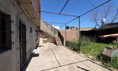 Casa en venta - 2 Dormitorios 1 Baño - La Matanza