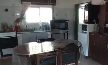 Casa en venta - 3 Dormitorios 2 Baños - Lima