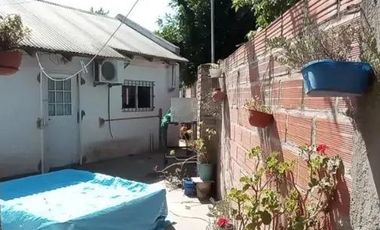 Casa en venta - 3 Dormitorios 2 Baños - Lima