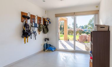 CASA CON PILETA EN VENTA EN BARRIO SAN RAFAEL