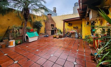 Casa de 3 dormitorios con cochera y de oportunidad en Echesortu