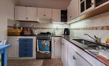 Casa de 3 dormitorios con cochera y de oportunidad en Echesortu