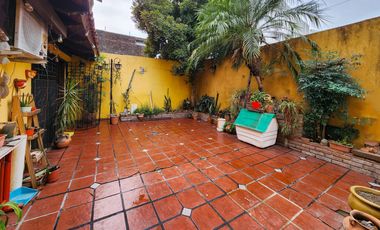 Casa de 3 dormitorios con cochera y de oportunidad en Echesortu