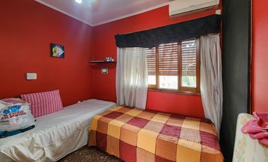 Casa de 3 dormitorios con cochera y de oportunidad en Echesortu