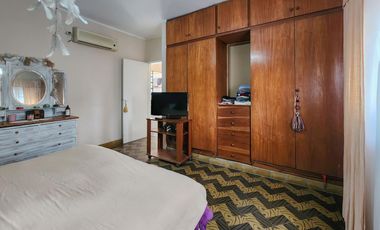 Casa de 3 dormitorios con cochera y de oportunidad en Echesortu