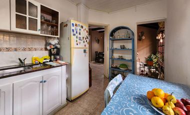 Casa de 3 dormitorios con cochera y de oportunidad en Echesortu