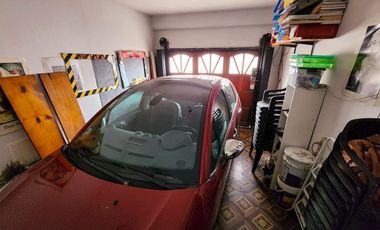 Casa de 3 dormitorios con cochera y de oportunidad en Echesortu