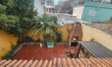 Casa de 3 dormitorios con cochera y de oportunidad en Echesortu