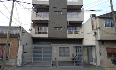 Depto 2 Ambientes En Alquiler Larrea 1800 Ramos Mejia