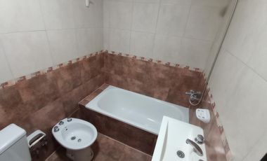 Depto 2 Ambientes En Alquiler Larrea 1800 Ramos Mejia