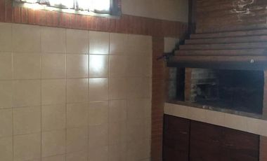 Casa en venta - 6 Dormitorios 3 Baños - Cochera - 278Mts2 - General Pueyrredón, Córdoba