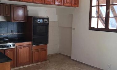 Casa en venta - 6 Dormitorios 3 Baños - Cochera - 278Mts2 - General Pueyrredón, Córdoba