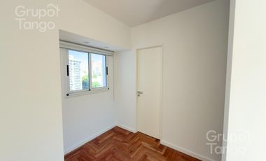 Venta Departamento Piso Belgrano Tres Ambientes Balcón Aterrazado Frente Cochera APTO CREDITO