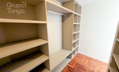 Venta Departamento Piso Belgrano Tres Ambientes Balcón Aterrazado Frente Cochera APTO CREDITO