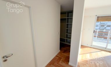 Venta Departamento Piso Belgrano Tres Ambientes Balcón Aterrazado Frente Cochera APTO CREDITO