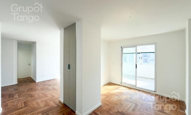 Venta Departamento Piso Belgrano Tres Ambientes Balcón Aterrazado Frente Cochera APTO CREDITO