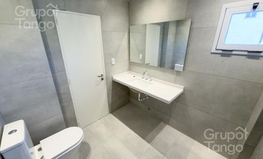 Venta Departamento Piso Belgrano Tres Ambientes Balcón Aterrazado Frente Cochera APTO CREDITO