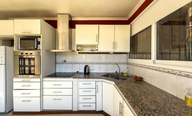 Casa en venta - 4 Dormitorios 2 Baños - City Bell