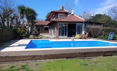 Casa en venta - 4 Dormitorios 2 Baños - City Bell