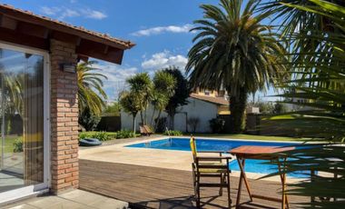 Casa en venta - 4 Dormitorios 2 Baños - City Bell