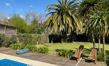 Casa en venta - 4 Dormitorios 2 Baños - City Bell