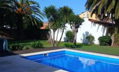 Casa en venta - 4 Dormitorios 2 Baños - City Bell