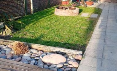 Casa en venta - 4 Dormitorios 2 Baños - City Bell