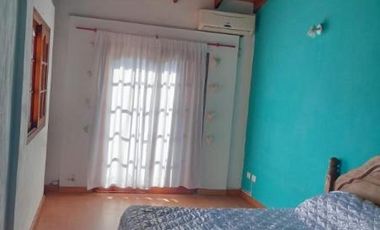 Casa en venta - 4 Dormitorios 2 Baños - City Bell