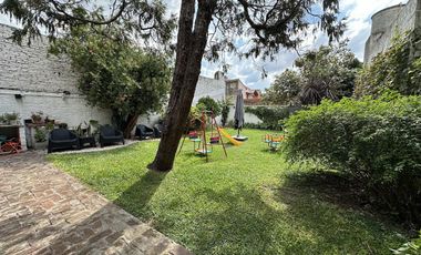 Chalet zona Jumbo, 4 ambientes con verde