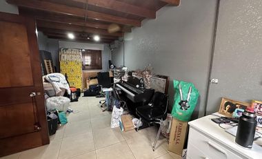 Chalet zona Jumbo, 4 ambientes con verde