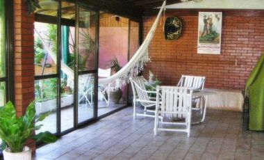 Casa en venta - 4 Dormitorios 4 Baños - Cochera - 412Mts2 - Quilmes Este