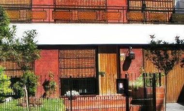 Casa en venta - 4 Dormitorios 4 Baños - Cochera - 412Mts2 - Quilmes Este