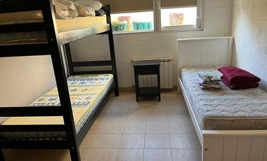 Casa en alquiler temporario - 3 Dormitorios 3 Baños 2 Cocheras - Mar del Plata