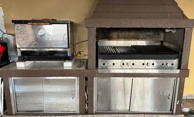 Casa en alquiler temporario - 3 Dormitorios 3 Baños 2 Cocheras - Mar del Plata