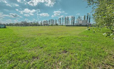 Terreno escriturado en Haras de Funes