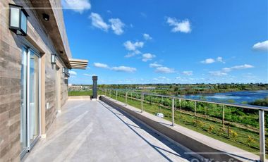 Casa en venta de Cuatro Dormitorios con Piscina en Pueblos del Plata - Magallanes